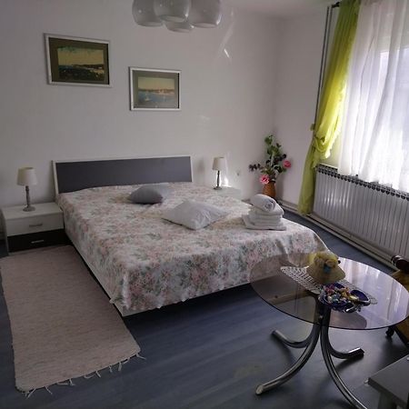 Sobe Za Nocenje Gospic Ξενοδοχείο Εξωτερικό φωτογραφία